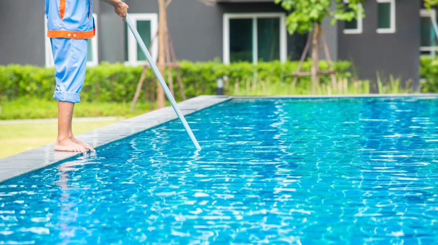 pool cleaning services clyde tx